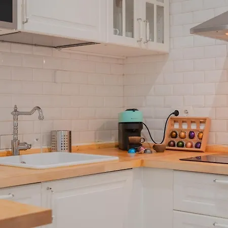 Bica By Pedro Lizbona